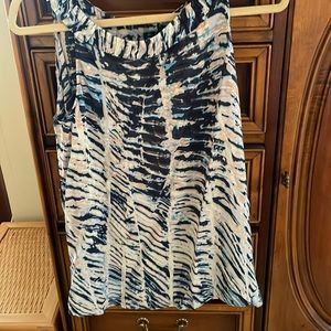 Like new , sheer and flowing top